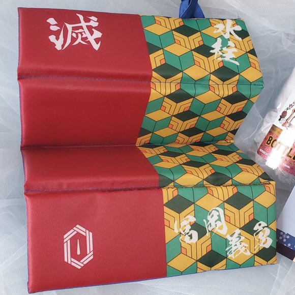 Demon Slayer - Kamado Nezuko - T-Shirt in Bottle + Gift with Purchase - Picture 6 of 8